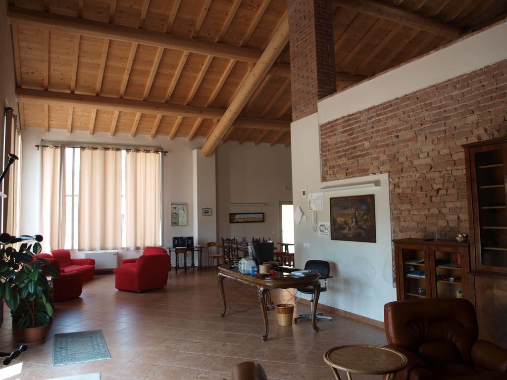 La Cascina Del Sole Hostel Rivarolo del Re ed Uniti Buitenkant foto
