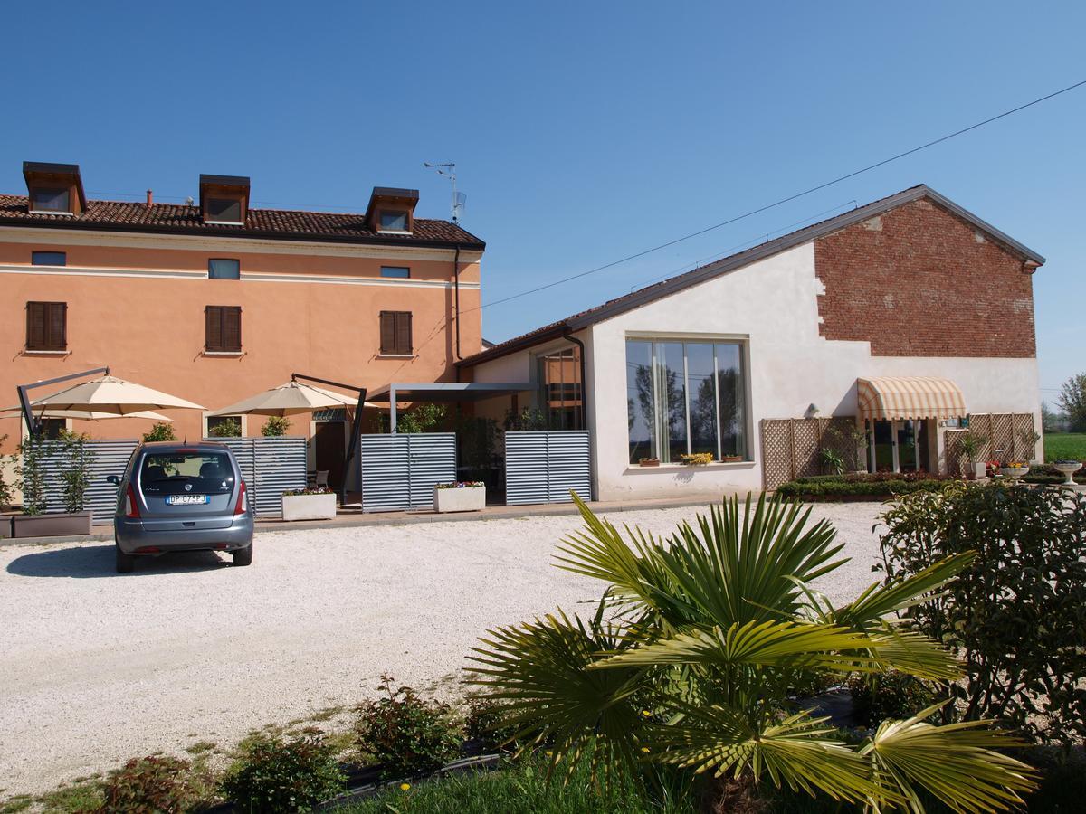 La Cascina Del Sole Hostel Rivarolo del Re ed Uniti Buitenkant foto