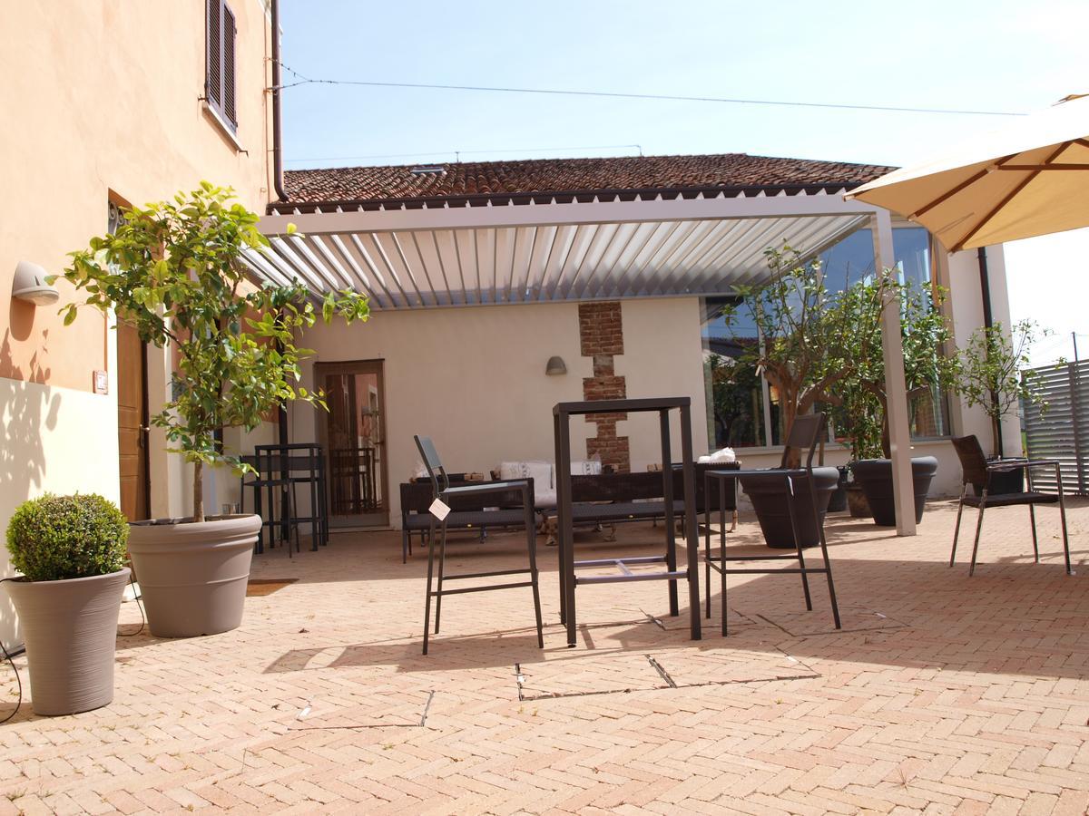 La Cascina Del Sole Hostel Rivarolo del Re ed Uniti Buitenkant foto