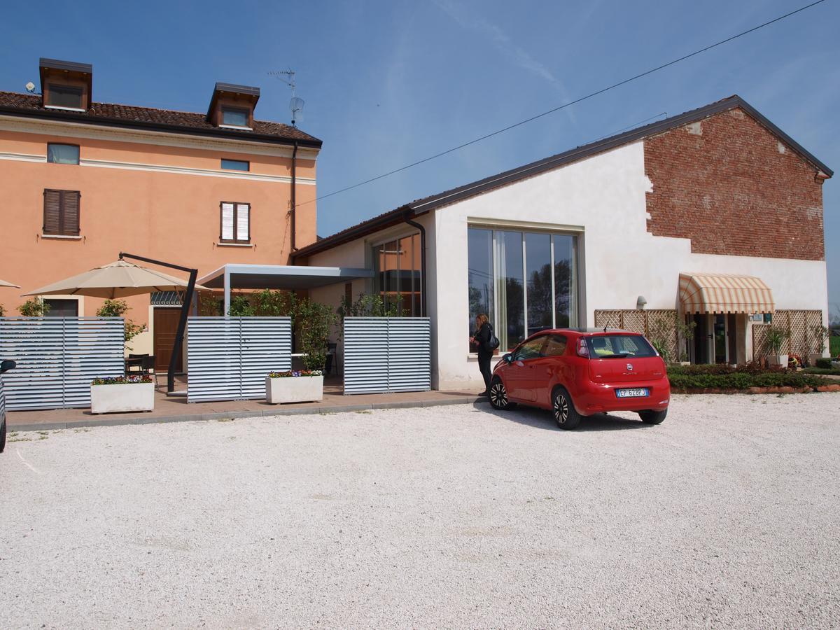 La Cascina Del Sole Hostel Rivarolo del Re ed Uniti Buitenkant foto