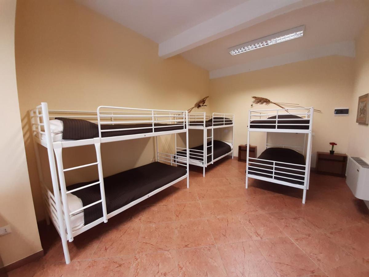 La Cascina Del Sole Hostel Rivarolo del Re ed Uniti Buitenkant foto