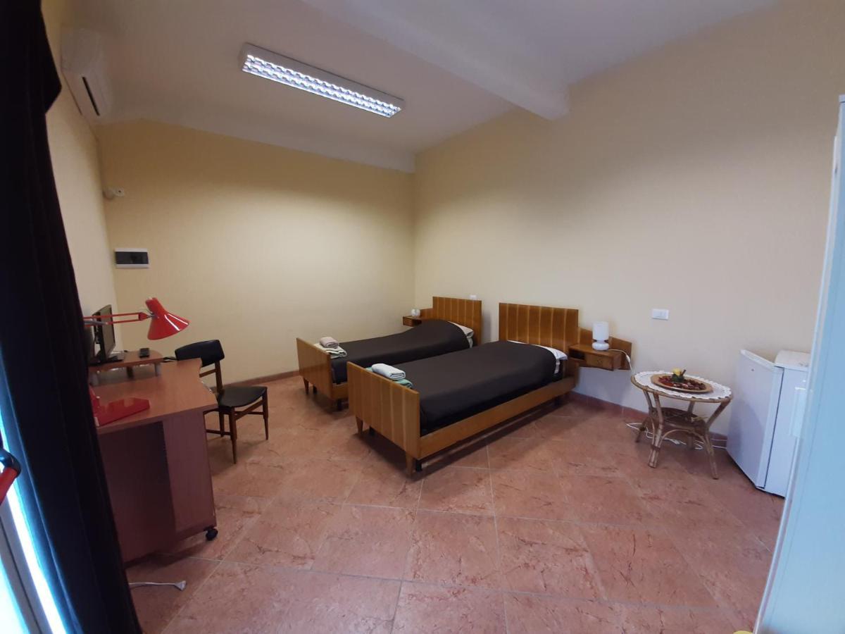 La Cascina Del Sole Hostel Rivarolo del Re ed Uniti Buitenkant foto