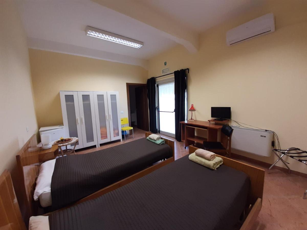La Cascina Del Sole Hostel Rivarolo del Re ed Uniti Buitenkant foto